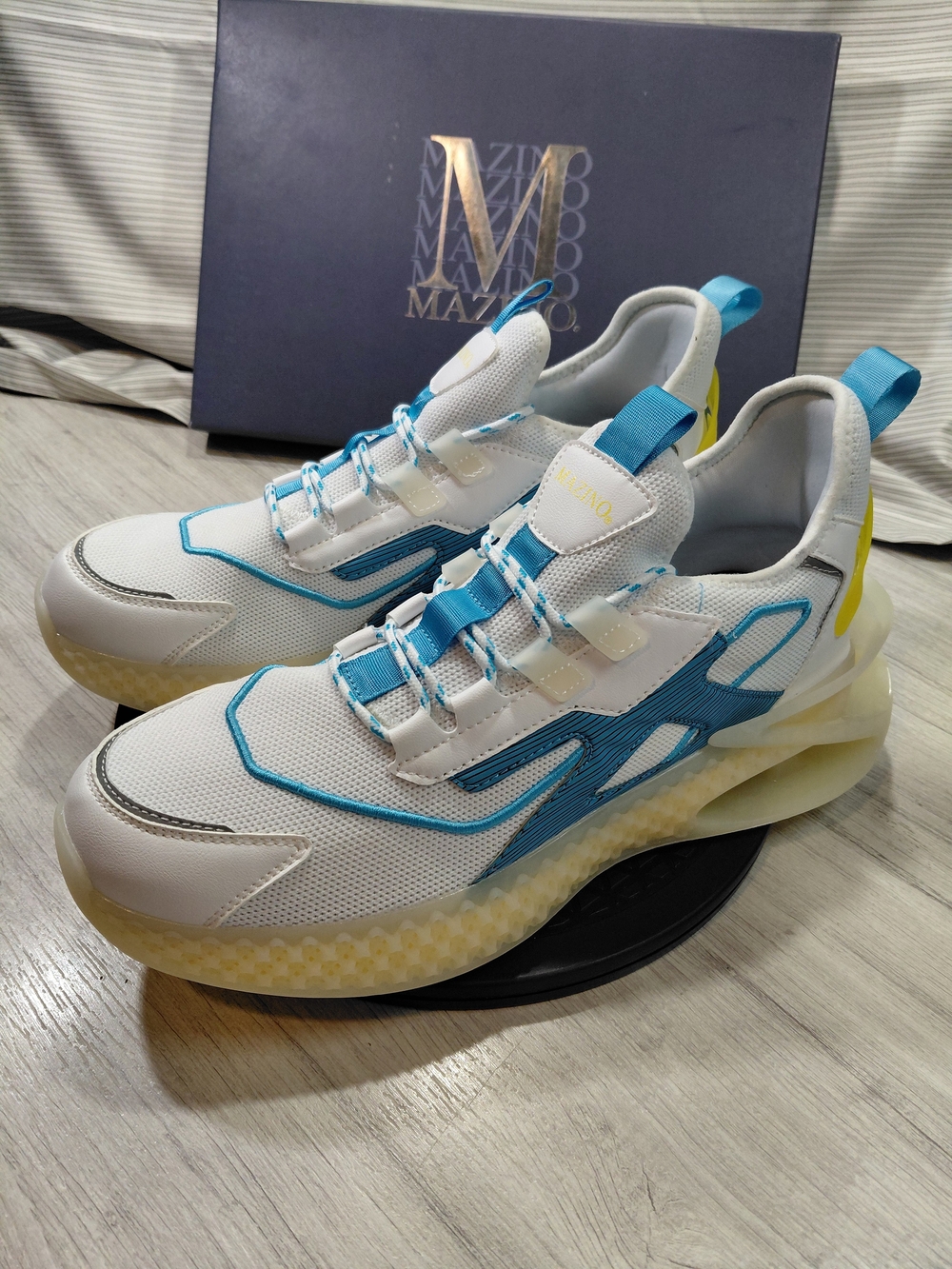 NEW MAZINO Mens PLasma 007 White & Teal Blue Sport Sneakers Icy Bottom Soles M13